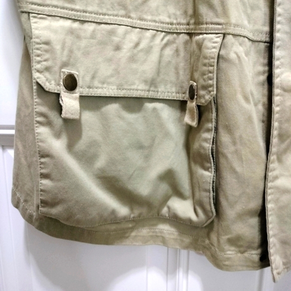 Boulder Creek Men's Tan Vest - Picture 5 of 6